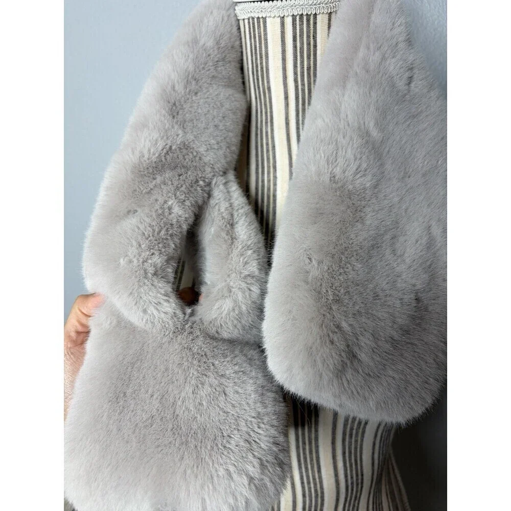 A New Day Faux Fur Pull Through Scarf One Size super soft and great color UNIQUE